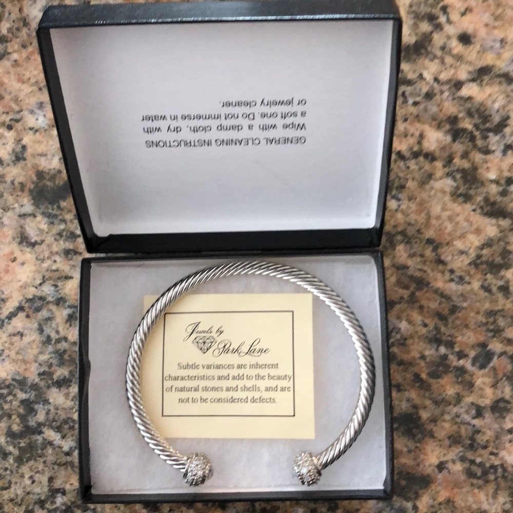 Bracelet